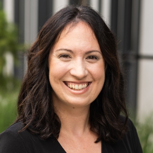 Headshot of Kelly Grant, A&S '08
